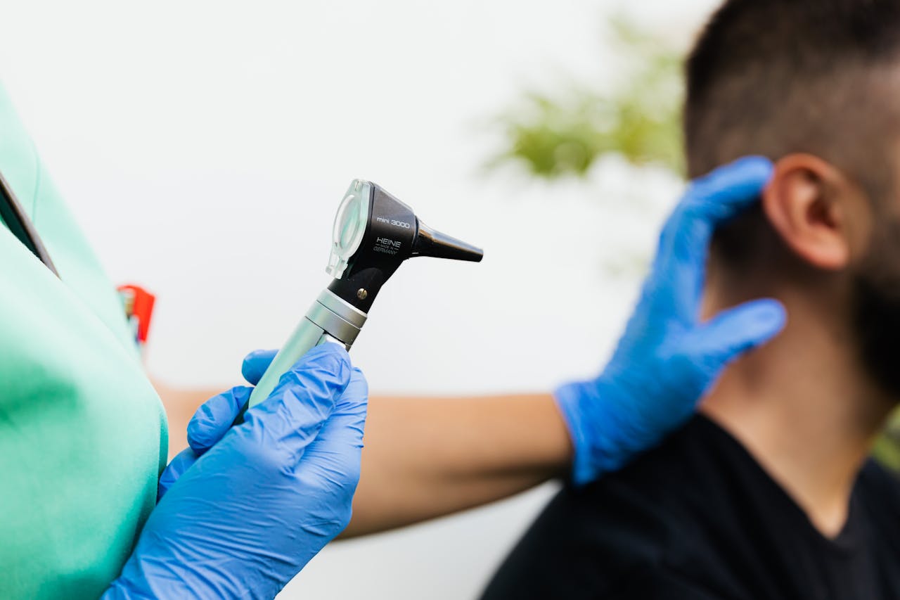 Fris gehoor: zo maak je een gehoorapparaat goed schoon